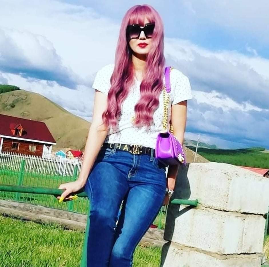 Pink болсон топ модель