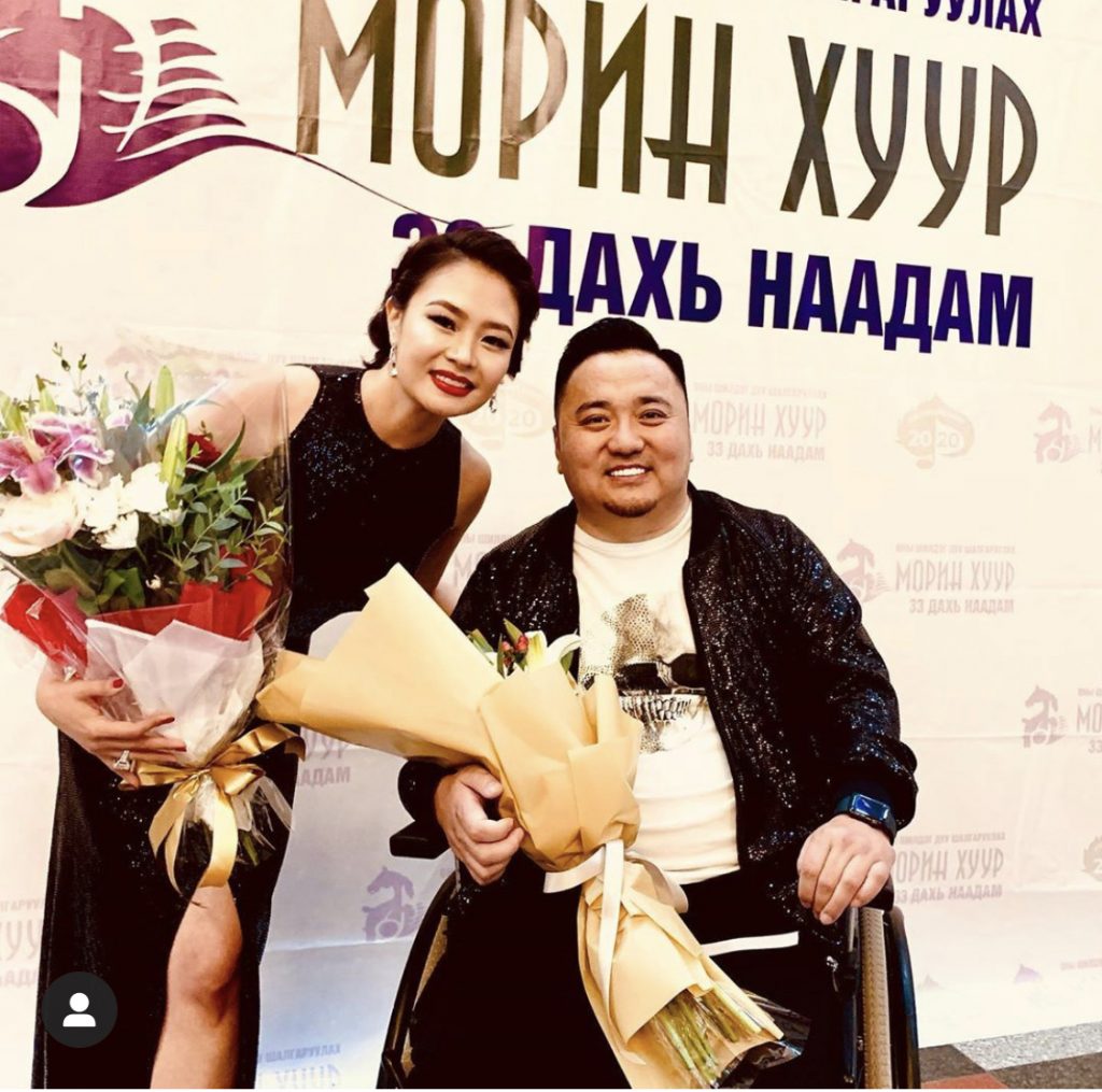 Ж.Баясгалан: Тэврээд байхад л санаад байх юм