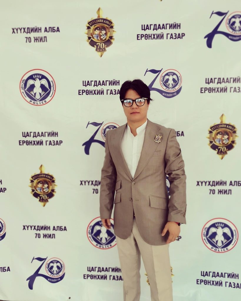 А сооl ерөнхийлөгч болов