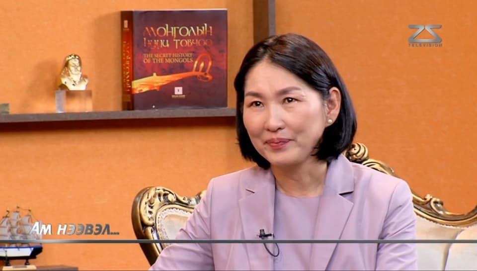 Ц.Оюунгэрэл:Хүний зовлонг тохуурхан доромжилдог энэ муухай хандлагыг сөрөх л ёстой юм билээ