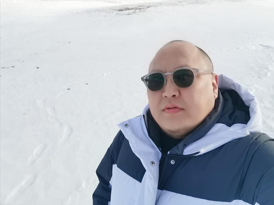 Ананда охиндоо хадгалсан байсан мөнгийг маань намайг унтуулчихаад шөнө босоод хадгалдаг газруудаас нь мөнгийг маань авчихсан