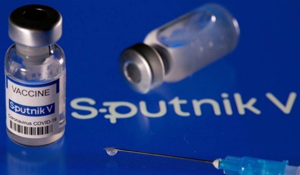 Спутник V вакциныг энгийн иргэдэд хийхгүй