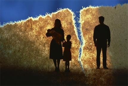 Төрүүлсэн охиноо төрсөн эцэгт нь итгэж үлдээж болохгүй цаг дор