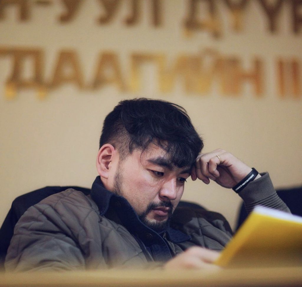 Жүжигчин Р.Отгонбаярын “Бурхан будда”-тай танилц