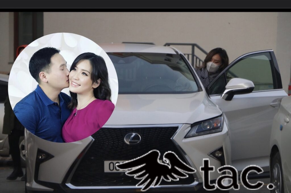 Фото: Баян нөхрийн энгэрт эрхэлсэн Ээнээ шинэхэн Lexus-ээр гангарч явна
