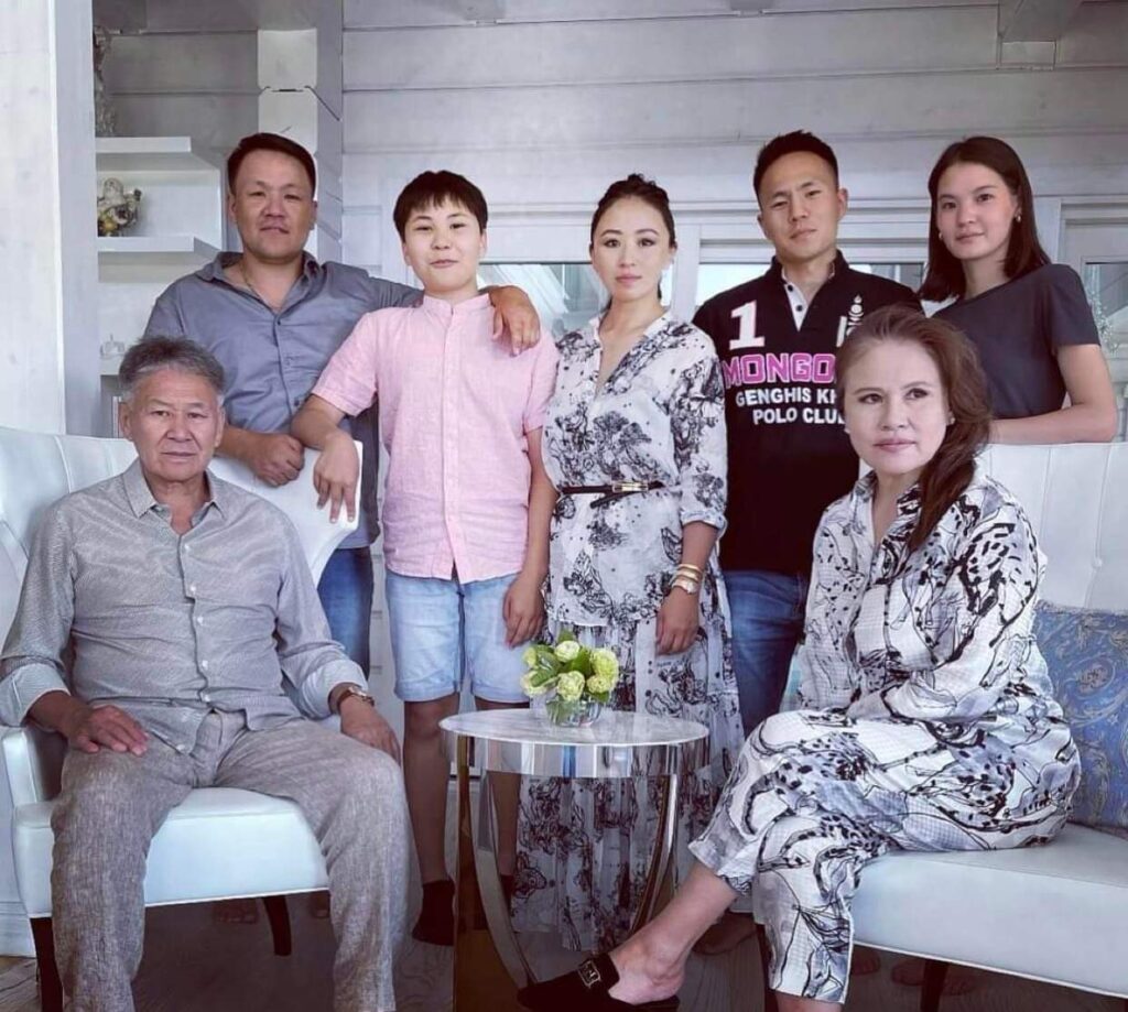 МАК-ын гэр бүл монгол барилгачдаа үнэлдэггүй