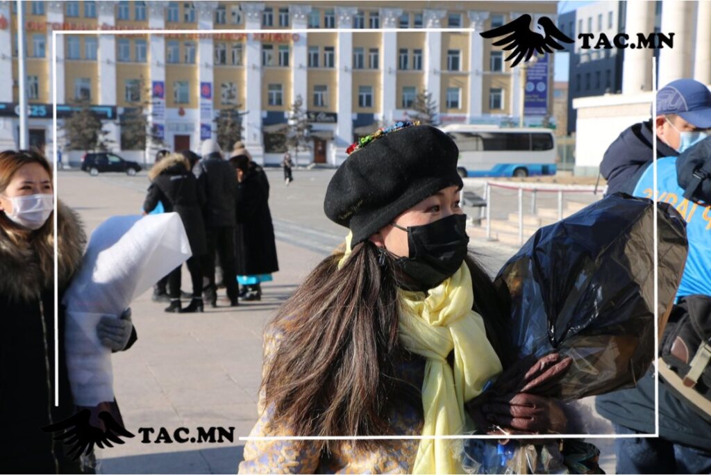 Уран бүтээлийн нэрээрээ олонд танигдсан эрхэм зохиолч энд гарч ирэв