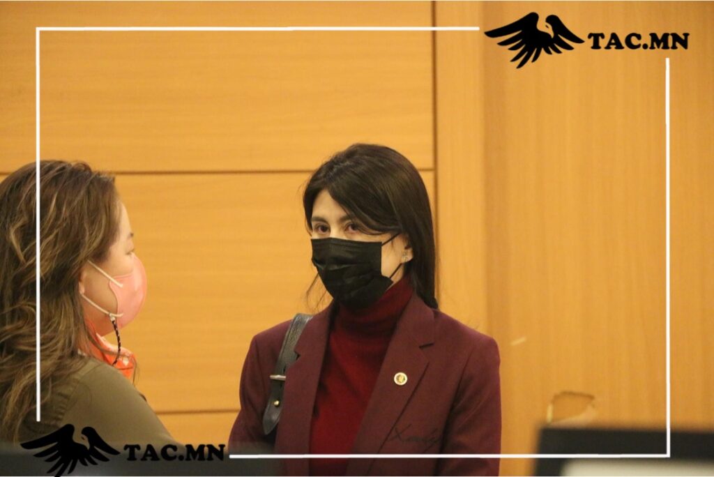 Охидыг хөөрхөн байхаас илүү хүчтэй байхыг захидаг Б.Оюунгэрэл
