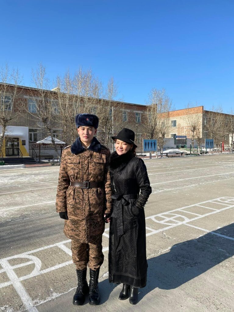 Жүжигчин Д.Ганцэцэгт цэргээс талархалын захидал иржээ