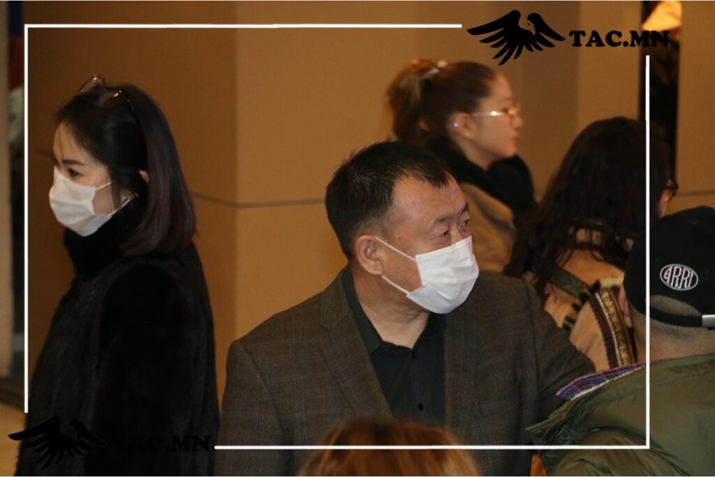 Туслах дүрийг тултал нь хийдэг жүжигчин Б.Батмэнд