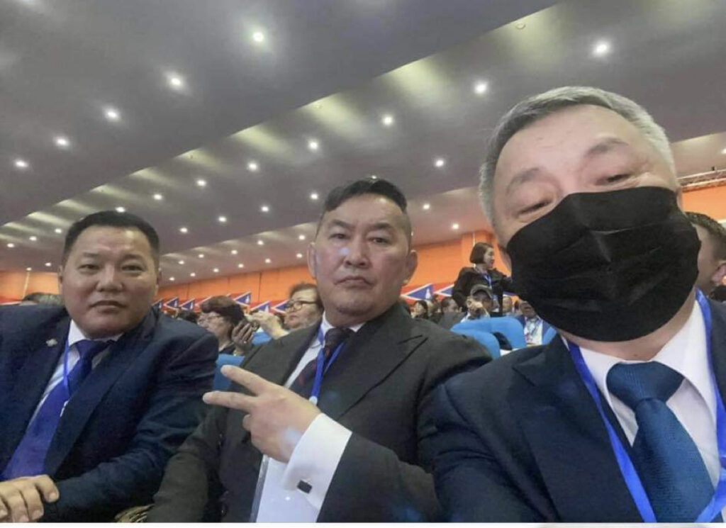 Тамганы төлөө “төрөгсөд”