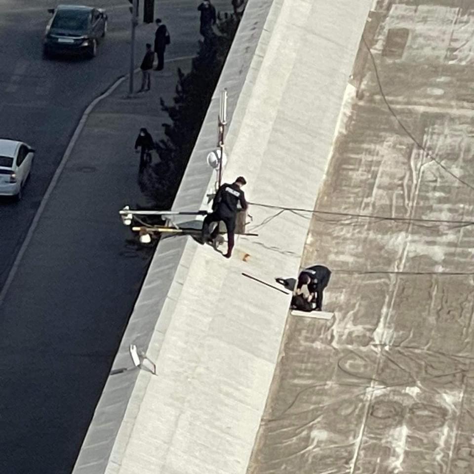Сүхбаатарын талбайд сүлжээ унагагч байршуулж байна
