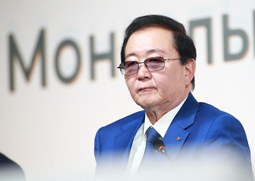 Х.Бадамсүрэнг тэтгэвэрт гаргах нь бүү хэл, тушаал дэвшүүлжээ