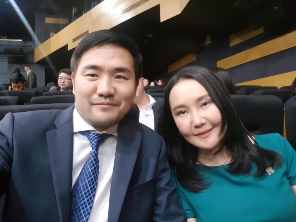 УИХ-ын гишүүн Ч.Ундрамын таагүй дүр төрхийг түүний нөхөр илчлэв