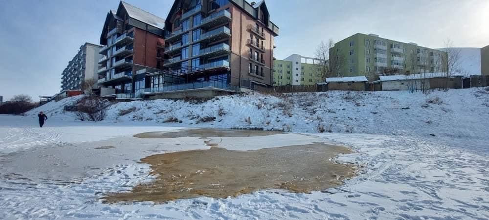 Зайсангийн “Mudi Residence” хотхоны бохирын худаг хальж, Туул гол руу цутгажээ