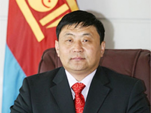 Хөөгдөөд явсан Д.Очирбат дахин ТНБД болно гэв үү