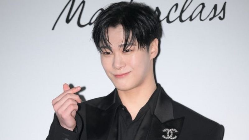 Astro хамтлагийн гишүүн Moonbin өчигдөр 8 цагийн орчимд гэртээ нас барсан байсныг менежер нь олжээ