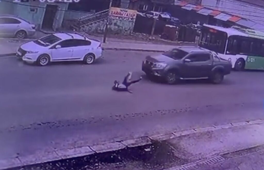ЦЕГ: 10 настай хүүхдийг дайрсан хэргийг Тээврийн цагдаагийн албанаас шалгаж байна