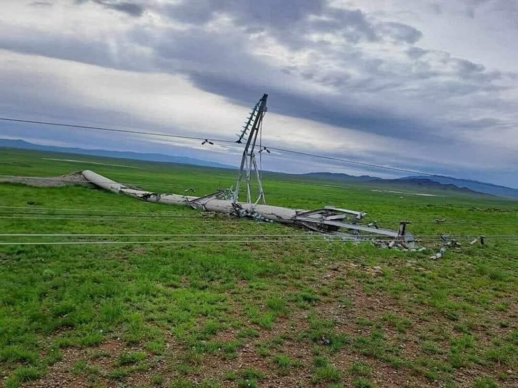 ШУУРХАЙ: 19 тулгуур унаснаас болж 82 сум цахилгаангүй болжээ