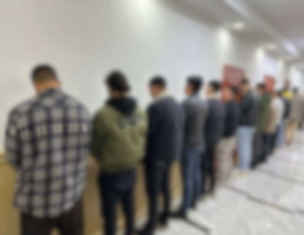 Цахим покер тоглуулдаг бүлэг этгээдийг илрүүлэн барьсан