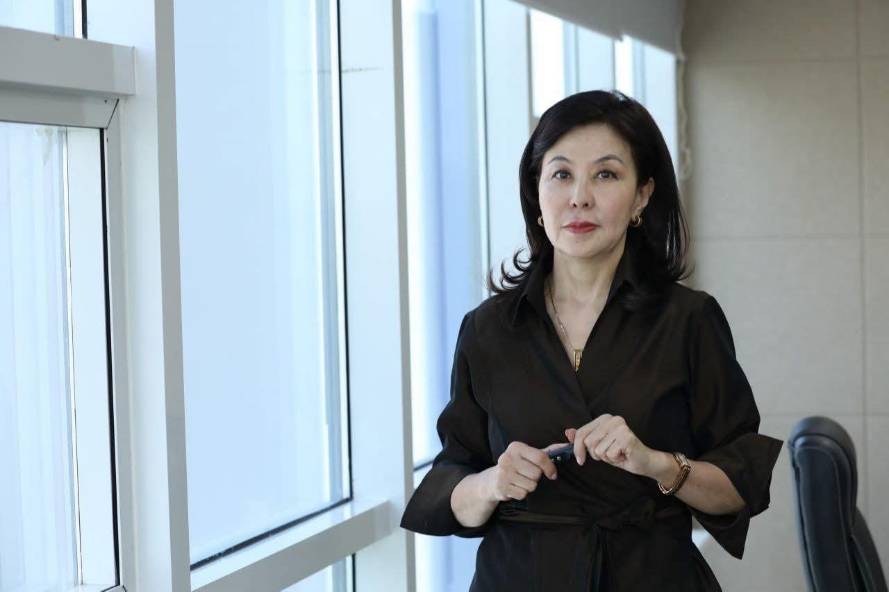 Эрх мэдэл, албан тушаалын байдлаа урвуулан ашиглаж, хахууль авсан гэх ЭМДЕГ-ын дарга асан Л.Бямбасүрэнд 13 жилийн хорих ял оноолоо